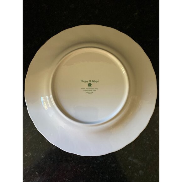 Nikko "Happy Holidays" 10 1/2" Scalloped Dinner Plate, Japan - Picture 6 of 6